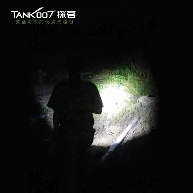1577510275707572.jpg 手電筒廠家